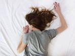 ilustrasi-wanita-tidur-sleeping.jpg