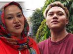 ini-reaksi-adik-lina-pasca-rizky-febian-inginkan-autopsi-jenazah-istri-teddy-demi-ungkap-kematiannya.jpg