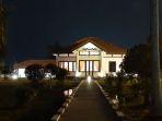 istana-peraduan-di-malam-hari.jpg