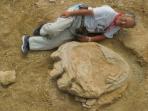 jejak-kaki-dinosaurus-titanosaurus-terbesar-gurun-gobi_20161003_144715.jpg