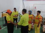 kadispora-riau-serahkan-pataka-npc-riau-ke-ketua-umum-npc-riau-jaya-kusuma_20171124_200721.jpg