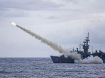 kapal-perang-meluncurkan-rudal-harpoon-buatan-as-selama-latihan-militer-han-kuang-han-glory.jpg