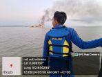 kapal-terbakar-di-perairan-selat-panjang.jpg