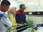 kapolda-sulsel-dab-gubernur-sulawesi-selatan-jenguk-dicky-mahasiswa-korban-tabrak-mobil-polisi.jpg