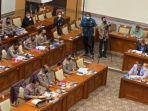kapolri-jenderal-listyo-sigit-prabowo-memenuhi-pemanggilan-dpr.jpg