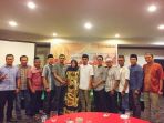 karyawan-brk-angkatan-2009-gelar-buka-puasa-bersama-guna-menjaga-tali-silaturahmi_20170614_223135.jpg
