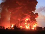 kebakaran-hebat-terjadi-di-kilang-minyak-balongan.jpg