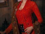 kebaya-merah-viral-tiktok.jpg