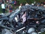 kecelakaan-kereta-api-dan-mobil-di-indramayu.jpg