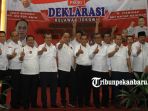 kepala-daerah-deklarasi-relawan-jokowi-maruf-amin-di-pekanbaru-riau_20181010_225503.jpg