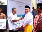 kepesek-slb-sekar-meranti-terima-bantuan_20171028_090623.jpg