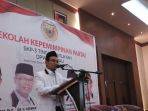 ketua-dpw-pks-riau-hendry-munief_20171028_175409.jpg