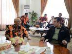 ketua-umum-majelis-pimpinan-nasional-mpn-pemuda-pancasila-yapto-s-soerjosemarno_20170927_183858.jpg