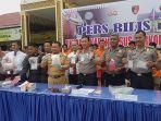 konferensi-pers-hasil-penangkapan-kasus-polres-kampar.jpg