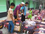 kopor-jemaah-haji-sampai-di-kemenag-06102015_20151006_180205.jpg