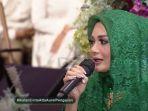 krisdayanti-hadiri-pengajian-aurel.jpg