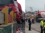 kronologi-truk-tangki-pertamina-hantam-pembatas-flyover-pekanbaru_20181001_095627.jpg