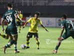 ks-tiga-naga-vs-psms-medan-palembang.jpg