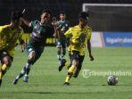 ks-tiga-naga-vs-psms-medan-palembang1.jpg
