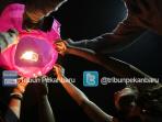 lampion-meriahkan-party-with-angels-di-atas-the-peak-pekanbaru_20160101_184940.jpg<pf>lampion-meriahkan-party-with-angels-di-atas-the-peak-pekanbaru_20160101_185056.jpg<pf>lampion-meriahkan-party-with-angels-di-atas-the-peak-pekanbaru_20160101_185440.jpg<pf>lampion-meriahkan-party-with-angels-di-atas-the-peak-pekanbaru_20160101_185223.jpg