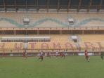 latihan_skuad_psps_di_stadion_utama_riau_beberapa_waktu_lalu.jpg