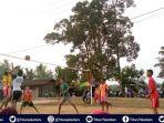 mahasiswa-kukerta-universitas-riau-gelar-turnamen-volly-piala-bergilir-kepala-desa-pulau-kopung-2.jpg