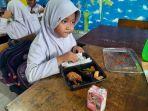 makan-siang-gratis-SDN-99-Pekanbaru.jpg