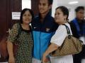 maldini-diapit-oleh-ibundanya-ester-kiri-dan-tantenya.jpg