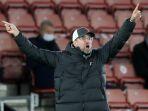manajer-liverpool-jurgen-klopp-memberi-isyarat-selama-pertandingan-southampton-vs-liverpool.jpg