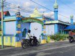 masjid-unik-di-riau-berada-di-tepi-sungai-masjid-baiturrahman-menyimpan-bedug-berumur-puluhan-tahun.jpg