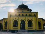 masjid-unik-di-riau-dekat-istana-siak-masjid-syahabuddin-dibangun-pada-masa-sultan-syarif-kasim-ii.jpg