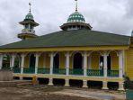 masjid-unik-di-riau-pondasinya-ditanam-batu-mustika-sultan-begini-sejarah-masjid-hibbah-pelalawan.jpg