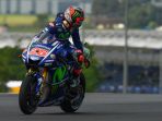 maverick-vinales-bereaksi-pada-sesi-latihan-bebas-pertama_20170520_205024.jpg