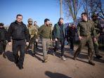 mendadak-kunjungi-kharkiv-presiden-ukraina-volodymyr-zelenskyy-balas-kunjungan-putin-ke-mariupol.jpg