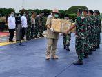 menhan-prabowo-subianto-menyerahkan-bantuan-dari-china.jpg