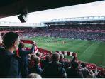 menonton-liverpool-berlaga.jpg