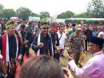 menpar_arief_yahya_dan_gubernur_riau_syamsuar_ikut_joget_randai_di_pacu_jalur_2019_kuansing.jpg