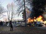 mobil-polisi-terbakar-di-taman-sveaparken-di-orebro-swedia-tengah.jpg
