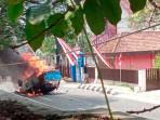mobil-provos-Polres-Grobogan-hangus-terbakar.jpg