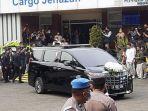 mobil-yang-akan-membawa-jenazah-emmeril-kahn-mumtadz.jpg