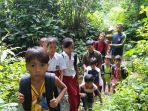 mulyadi-guru-di-dusun-sahdan-desa-rantau-langsat-inhu_20180502_062336.jpg