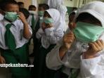murid-di-sd-al-azhar-pakai-masker_20160829_120357.jpg