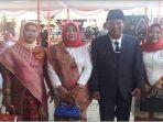nahwani-bersama-ketiga-istrinya-saat-pelantikan-anggota-dprd.jpg