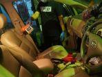 olah-TKP-pembunuhan-di-dalam-mobil-yang-dilakukan-mahasiswa.jpg