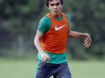 paolo-sitanggang-latihan-timnas-u-22-kualifikasi-piala-asia_20150303_20150816_085017.jpg