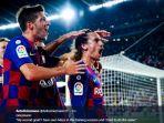 para-pemain-barcelona-rayakan-gol.jpg