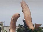 patung-ikan-seperti-kepala-penis.jpg