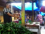 pedagang-pasar-selodang-kelapa-tembilahan_20170609_231114.jpg