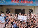 pegawai-rm-pak-abbas-kampar-foto-bersama-jokowi.jpg