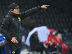 pelatih-inter-milan-antonio-conte-memberikan-instruksi.jpg
